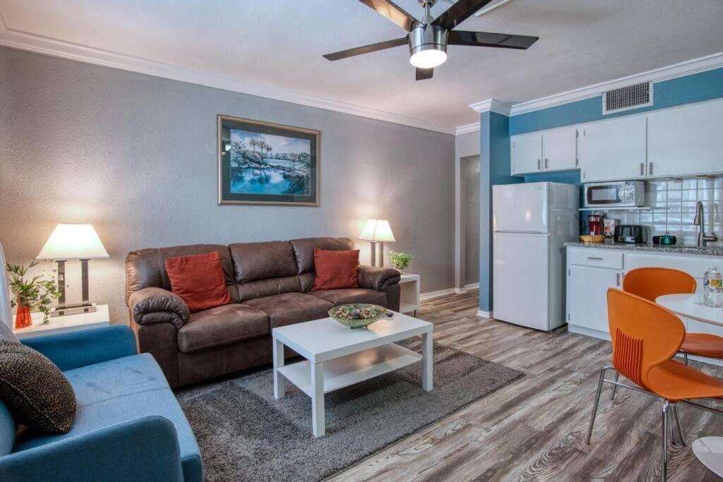 Sunset Beach Suites Of Madeira Beach! Pet Friendly Summer Getaway! Steps To Beach! - Suite 10 St. Pete Beach Exterior foto